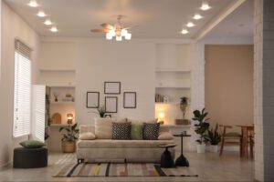 Jak dobrać odpowiednie źródła światła do różnych pomieszczeń w domu i biurze?